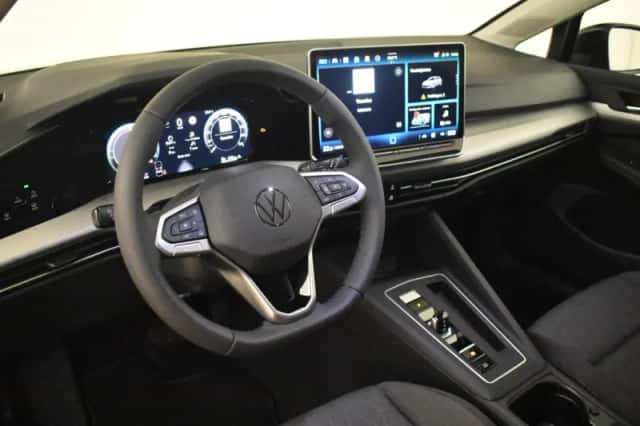 Volkswagen Golf (2026) thumbnail 4