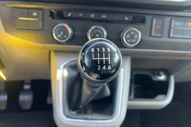 Volkswagen Transporter (2020) thumbnail 16