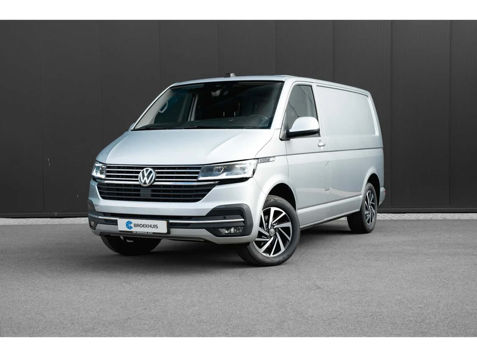 Volkswagen Transporter (2023) — foto 1