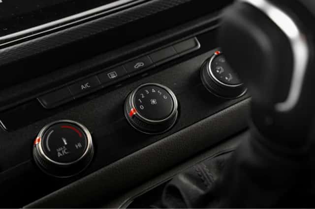 Volkswagen Transporter (2023) thumbnail 23