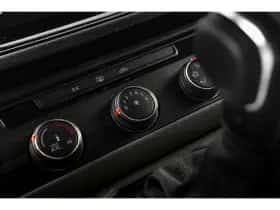 Volkswagen Transporter (2023) thumbnail 23