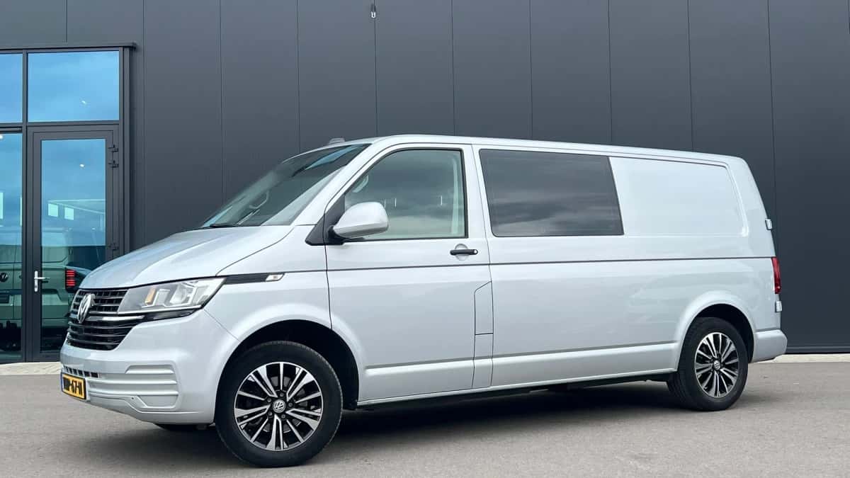Volkswagen Transporter (2021) — foto 1