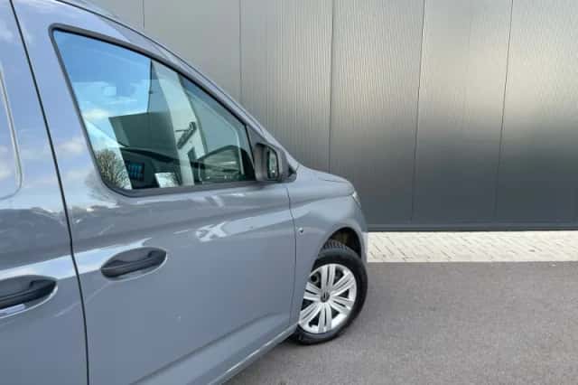 Volkswagen Caddy (2024) thumbnail 6
