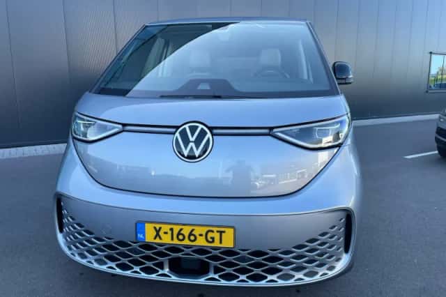 Volkswagen ID. Buzz (2022) thumbnail 3