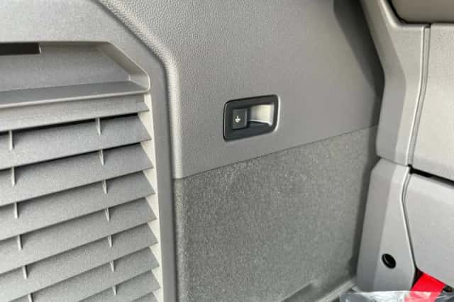 Volkswagen Multivan (2026) thumbnail 12