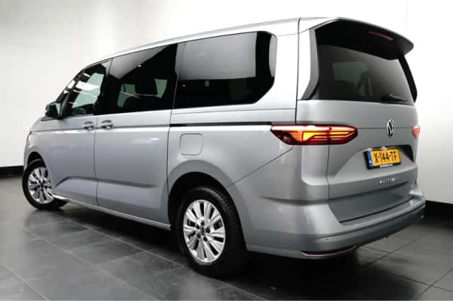 Volkswagen Multivan (2024) thumbnail 5