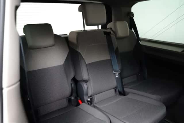 Volkswagen Multivan (2024) thumbnail 9
