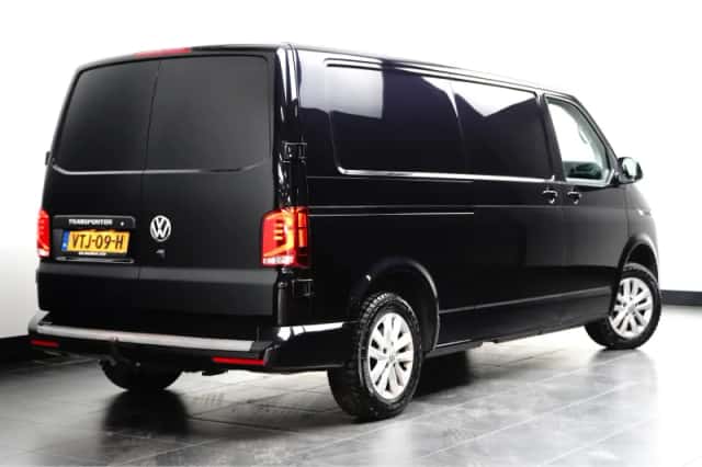 Volkswagen Transporter (2023) thumbnail 4