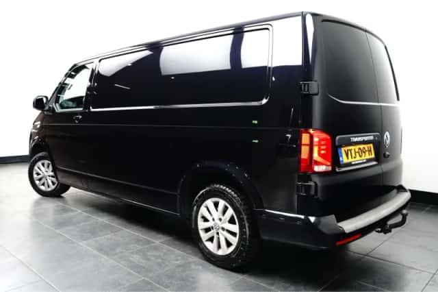 Volkswagen Transporter (2023) thumbnail 5