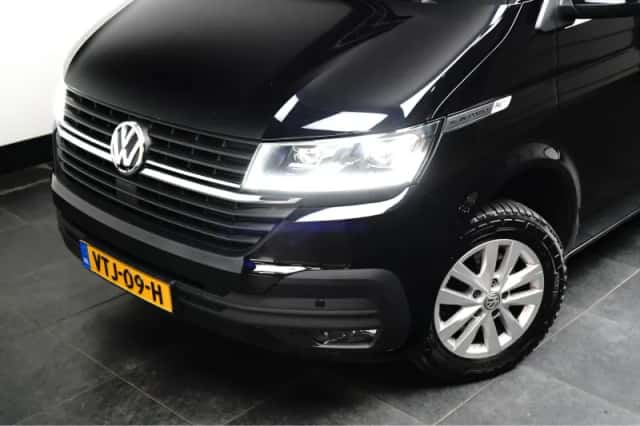 Volkswagen Transporter (2023) thumbnail 10