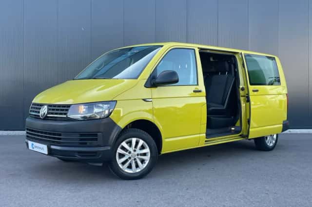 Volkswagen Transporter (2017) thumbnail 2