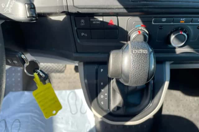 Volkswagen Transporter (2017) thumbnail 12