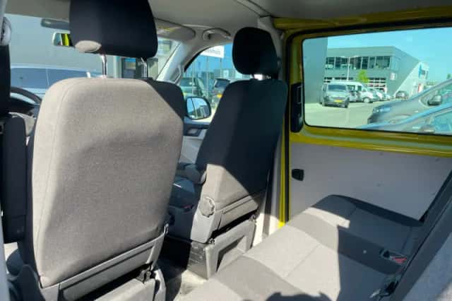 Volkswagen Transporter (2017) thumbnail 15