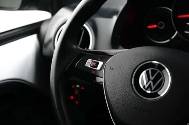 Volkswagen Up! (2023) thumbnail 11