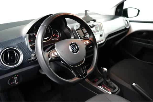 Volkswagen Up! (2023) thumbnail 17