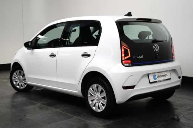 Volkswagen Up! (2023) thumbnail 5