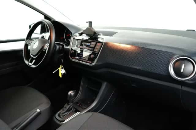Volkswagen Up! (2023) thumbnail 7