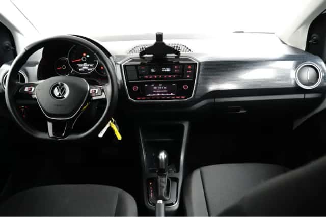 Volkswagen Up! (2023) thumbnail 9