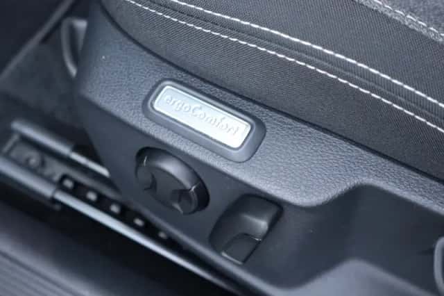 Volkswagen Passat (2023) thumbnail 17