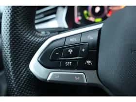 Volkswagen Passat (2023) thumbnail 22