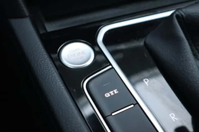 Volkswagen Passat (2023) thumbnail 25