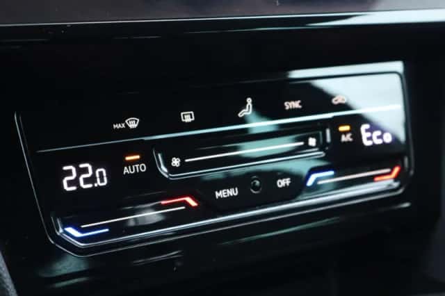Volkswagen Passat (2023) thumbnail 26