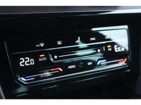 Volkswagen Passat (2023) thumbnail 26