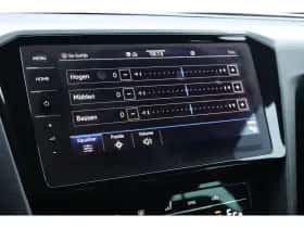 Volkswagen Passat (2023) thumbnail 31