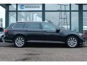 Volkswagen Passat (2023) thumbnail 5