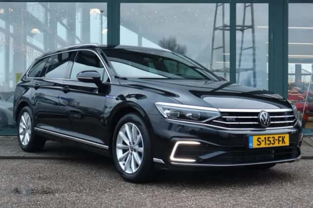 Volkswagen Passat (2023) thumbnail 6