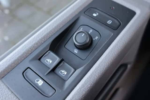 Volkswagen Transporter (2023) thumbnail 12