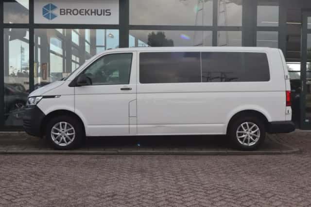 Volkswagen Transporter (2023) thumbnail 3