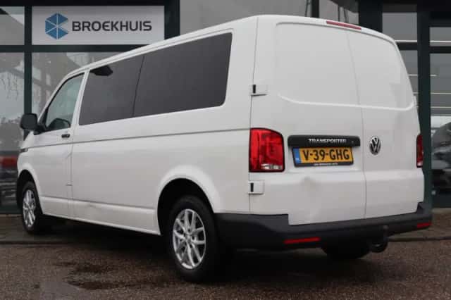 Volkswagen Transporter (2023) thumbnail 3