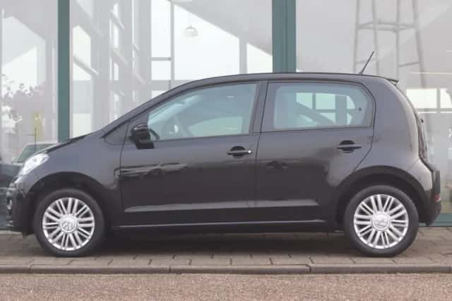 Volkswagen Up! (2022) thumbnail 2