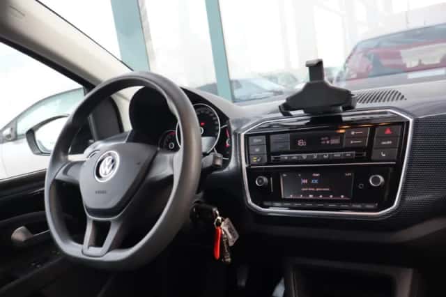 Volkswagen Up! (2022) thumbnail 12