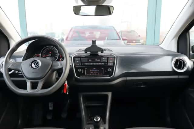 Volkswagen Up! (2022) thumbnail 21