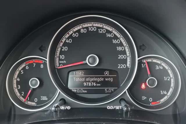 Volkswagen Up! (2022) thumbnail 6