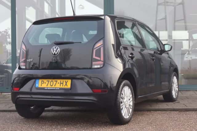 Volkswagen Up! (2022) thumbnail 7