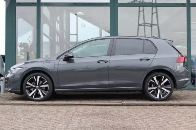 Volkswagen Golf (2026) thumbnail 2