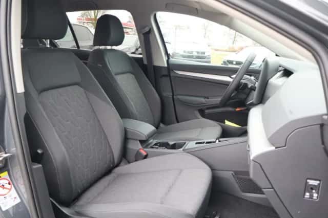 Volkswagen Golf (2026) thumbnail 11