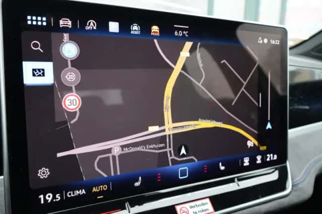 Volkswagen Passat (2024) thumbnail 21
