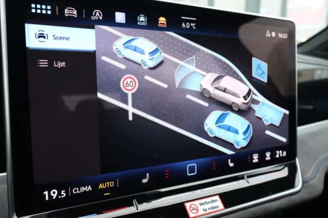 Volkswagen Passat (2024) thumbnail 23