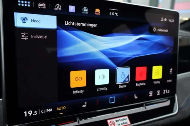 Volkswagen Passat (2024) thumbnail 26