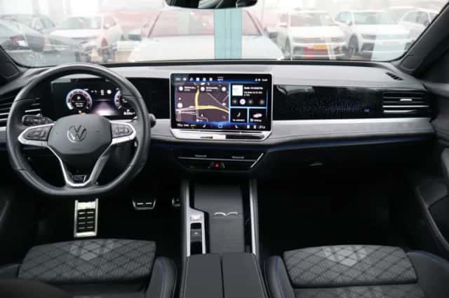 Volkswagen Passat (2024) thumbnail 31