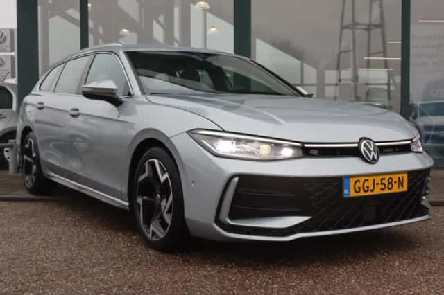 Volkswagen Passat (2024) thumbnail 10