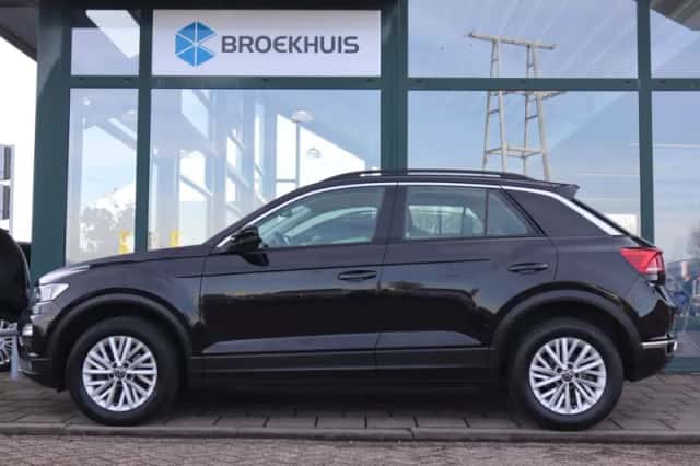 Volkswagen T-Roc (2021) thumbnail 2