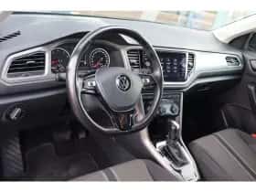 Volkswagen T-Roc (2021) thumbnail 4