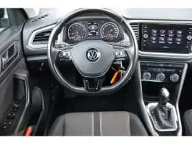 Volkswagen T-Roc (2021) thumbnail 5