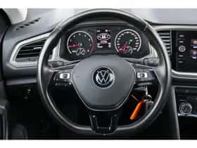 Volkswagen T-Roc (2021) thumbnail 6