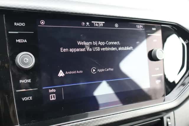Volkswagen T-Cross (2023) thumbnail 16